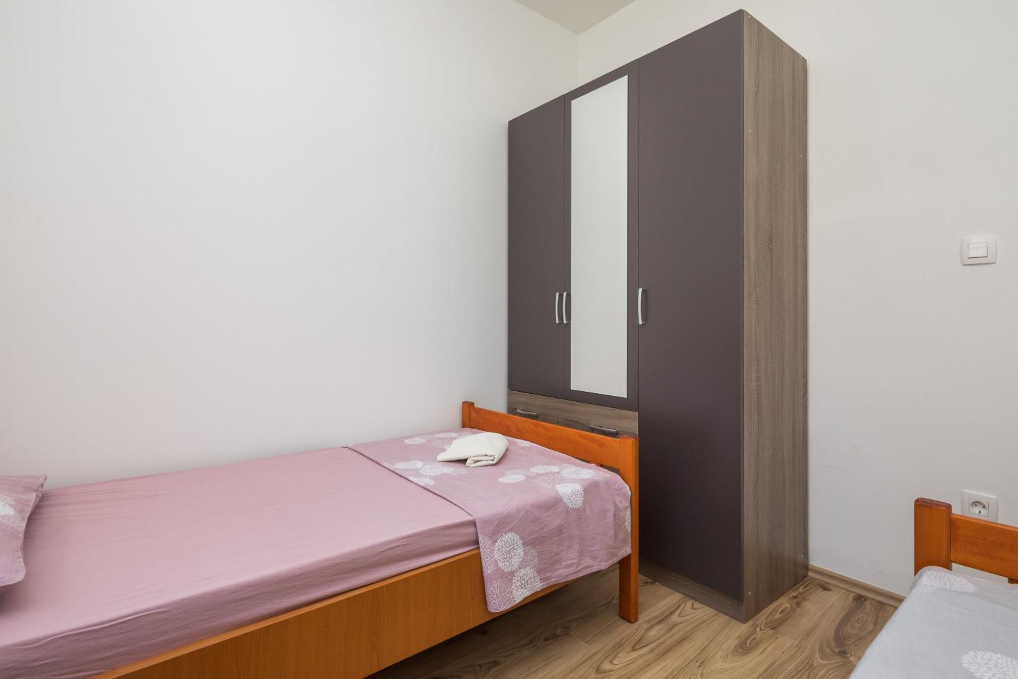 Sandy Beach Apartment Omiš Buitenkant foto