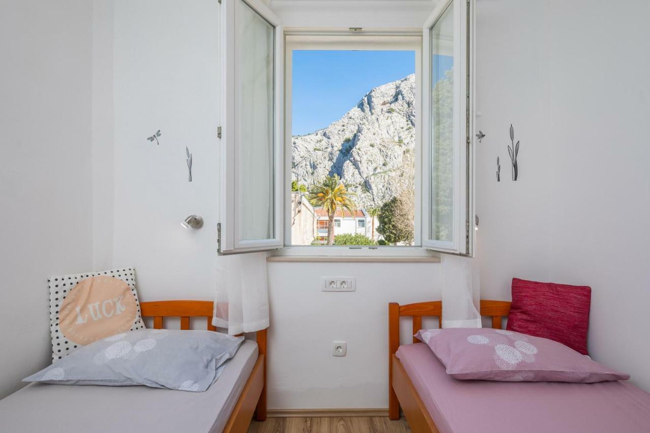 Sandy Beach Apartment Omiš Buitenkant foto